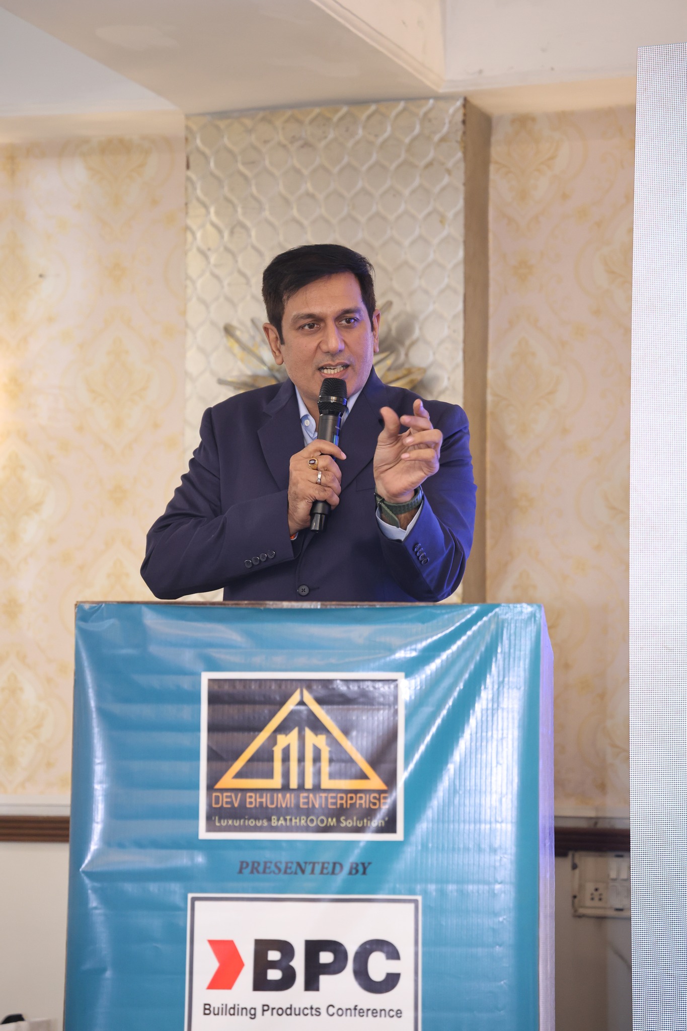 597565031_122167755260605848_4984295614744157521_n