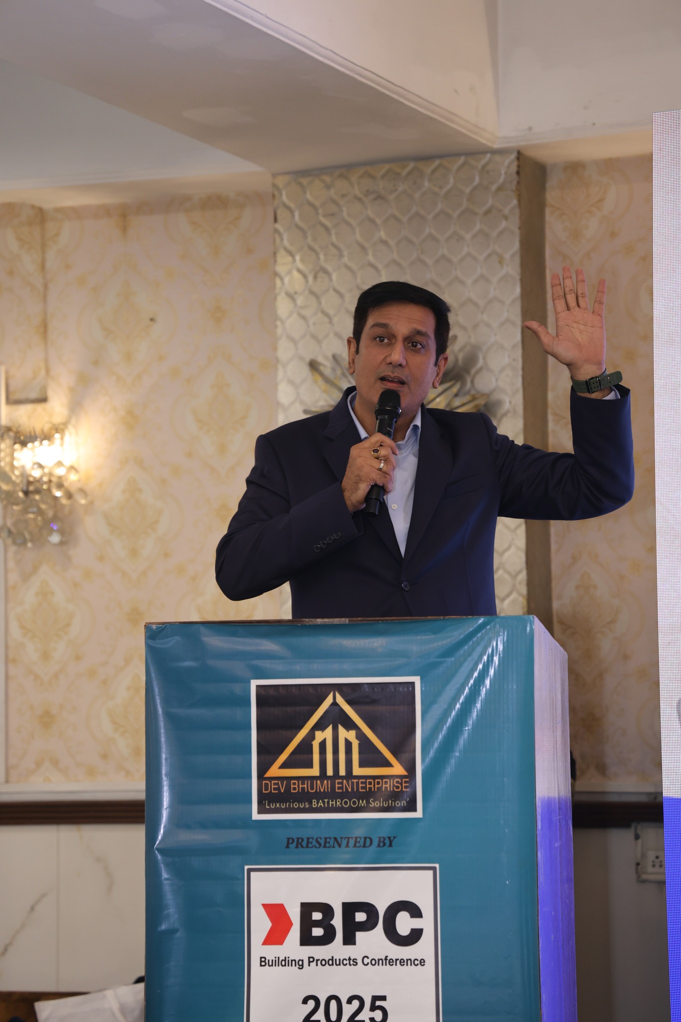 598286334_122167755140605848_7675258755649756421_n